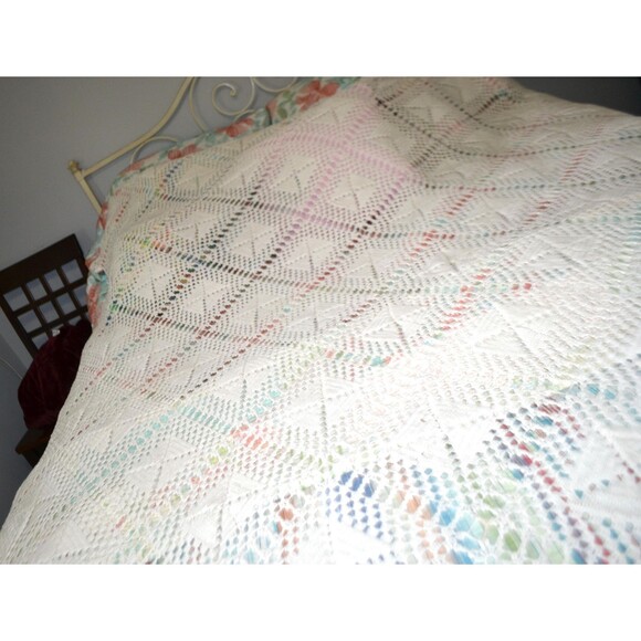 Vintage Crochet Bed Cover Twin Filet Border Cottagecore Shabby Chic Timeless - Picture 3 of 7